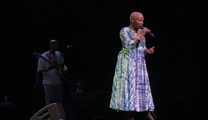 Afrika'nın divası Angelique Kidjo, Beyoğlu Kültür Yolu Festivali'nde konser verdi