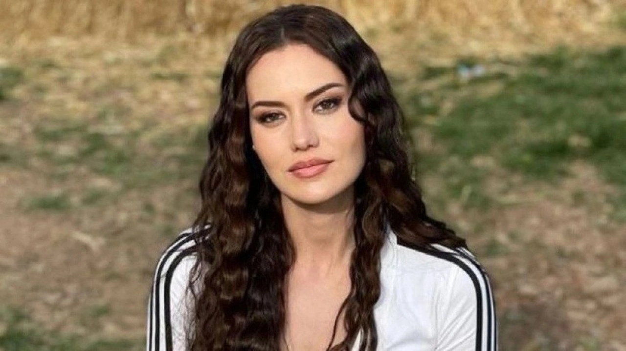 Fahriye Evcen kaza geçirdi! Ünlü oyuncunun o paylaşımı sevenlerini korkuttu