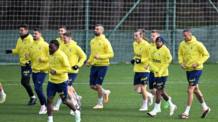 Fenerbahçe'nin, Ankaragücü maçı kadrosu belli oldu. Kupada dört yıldız isim forma giyemeyecek