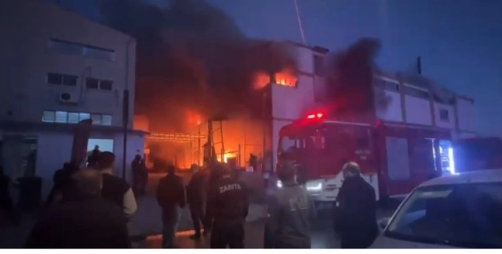 Feuer bricht in einem Unternehmen in der Lefkoşa Organize Industrial Zone aus