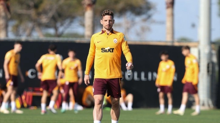 Galatasaray taraftarı merakla bekliyordu. Dries Mertens'ten emeklilik açıklaması