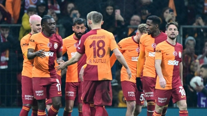 Galatasaray'da savunma rotasyonu sıkıntıya girdi. Okan Buruk üç isimden mahrum olacak