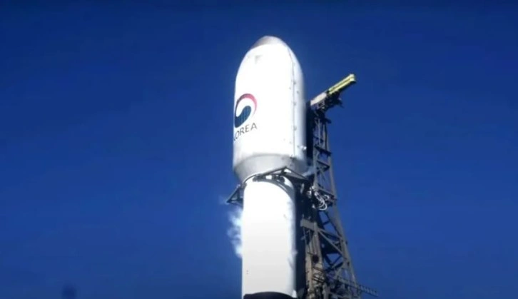 Güney Kore fırlatılan Falcon 9 roketiyle ikinci casus uydusunu taşıdı