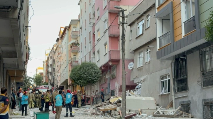 İstanbul Bahçelievler'de 4 katlı bina çöktü