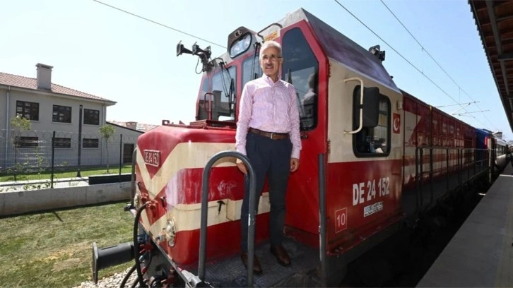 İstanbullulara müjde. Bakan Uraloğlu açıkladı: Sirkeci-Kazlıçeşme arası 20 dakikaya düşecek