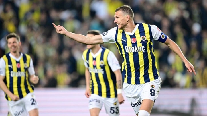 Kadıköy'de gol yağmuru! Fenerbahçe, Adana Demirspor engelini dört golle geçti