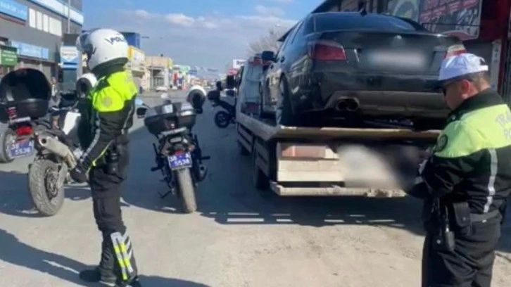 Kayseri'de drift yapan iki sürücüye ceza. İşte o görüntüler...