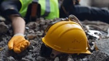 Arbeiter verletzt sich bei Sturz von Baustelle in Girne