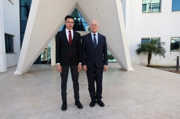 Besuch des stellvertretenden Präsidenten des Präsidenten, des Präsidenten des Parlaments mit dem Bürgermeister von Gönyeli Alayköy