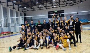 Doğu Akdeniz Üniversitesi Wins "Super Cup" in Volleyball for Women and Men