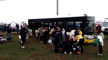 Feci kaza. Halk otobüsü ile otomobil kafa kafaya çarpıştı: Ölü ve yaralılar var