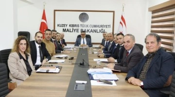 KKTC Sigorta ve Kıbrıs Türk Sigorta Acenteleri Birliği ile Maliye Bakanı Özdemir Berova Görüştü