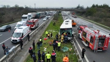 TEM Otoyolu'nda can pazarı! Yolcu otobüsü TIR'a çarptı: Çok sayıda yaralı var